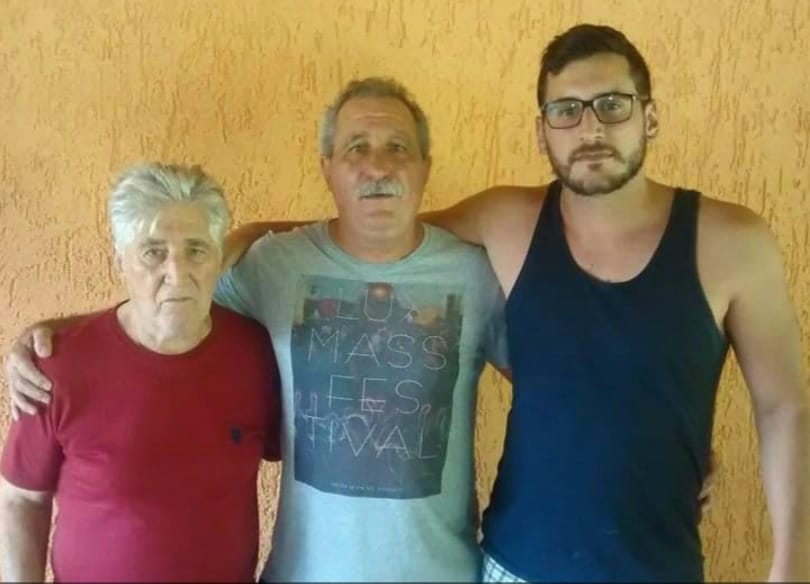 “Seo” João com o filho João e o neto Bruno 