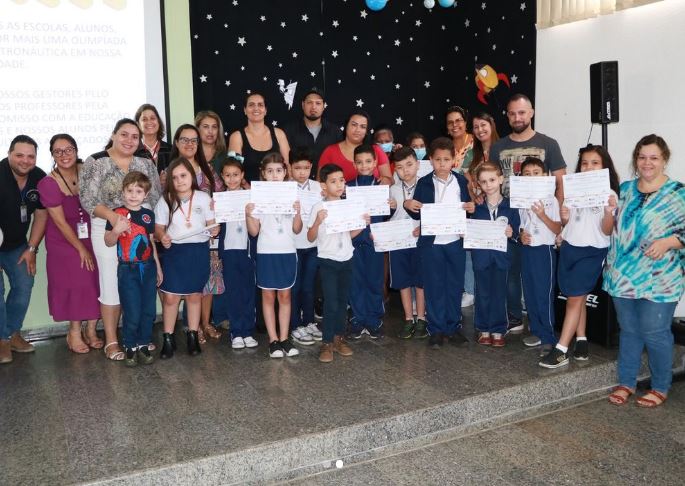 Alunos de Garça recebem medalhas da Olimpíada Brasileira de Astronomia