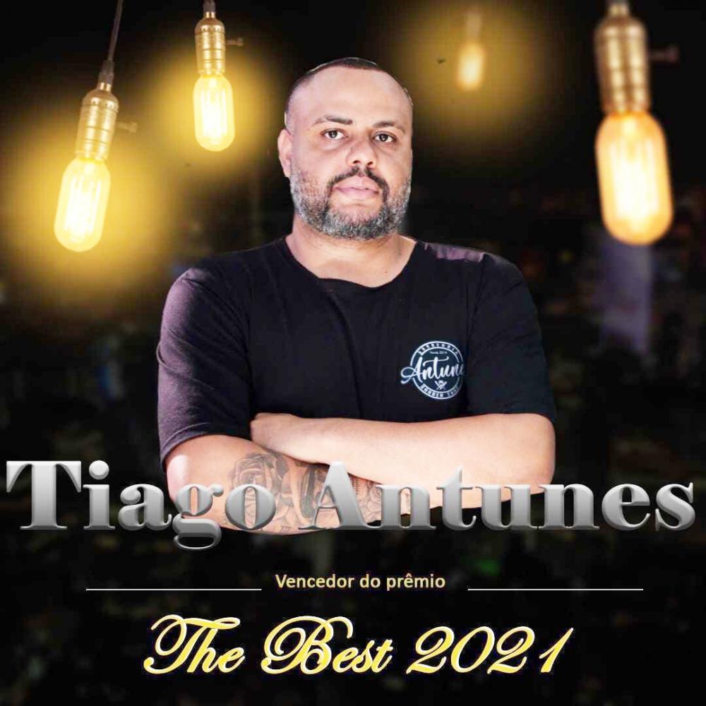 Barbeiro garcense Tiago Antunes recebe o prêmio “The Best 2021”