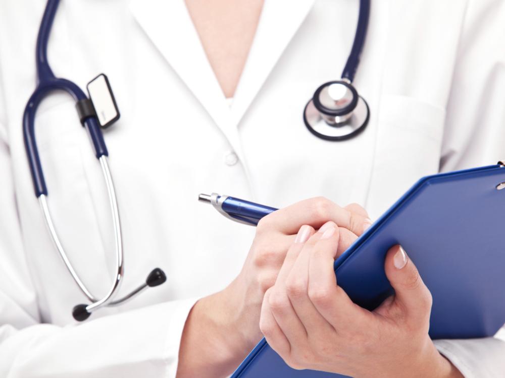 Mãe tira o filho de dez anos do hospital sem ter alta e médica registra ocorrência