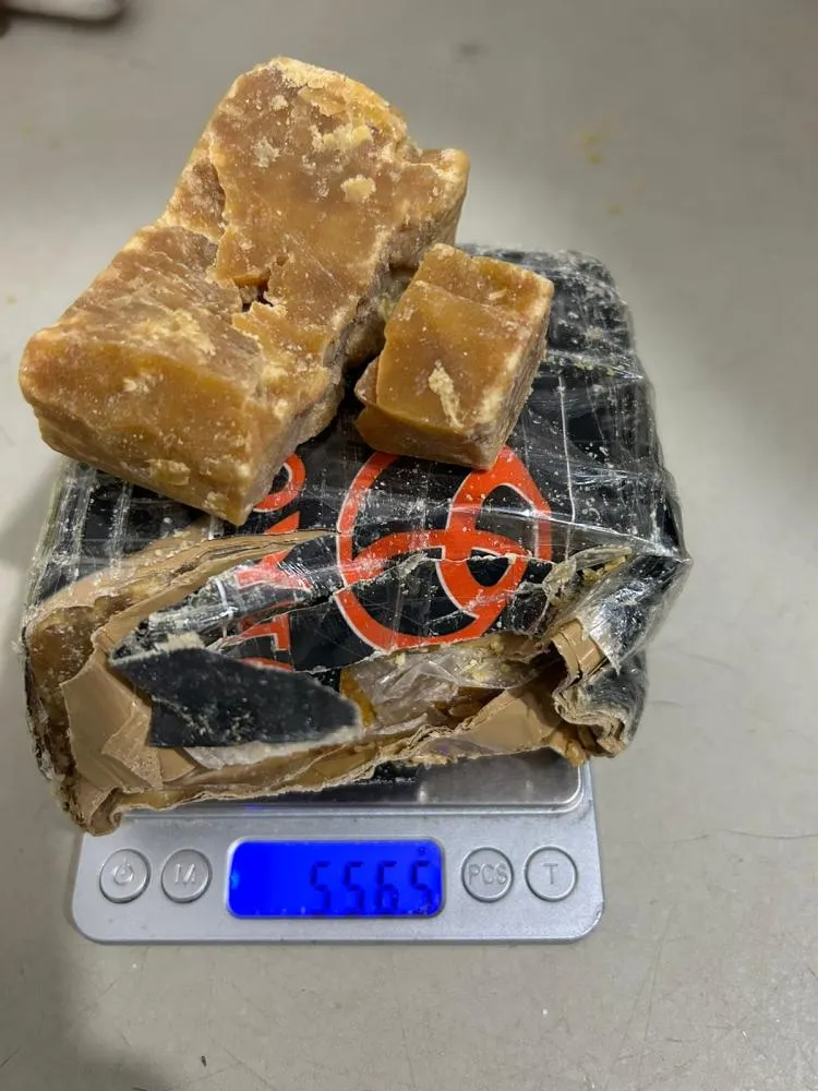 Homem é preso com pedras brutas de crack e outras drogas em Júlio Mesquita
