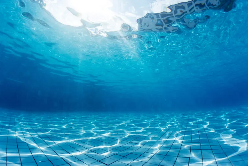 Homem morre afogado em piscina de condomínio de cidade vizinha