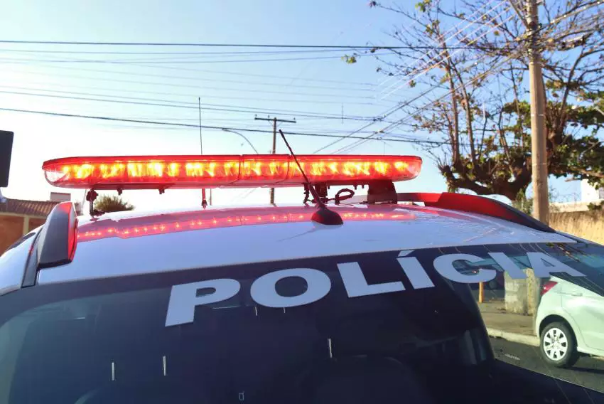 Dupla fracassa em roubo e um denuncia o outro em cidade vizinha