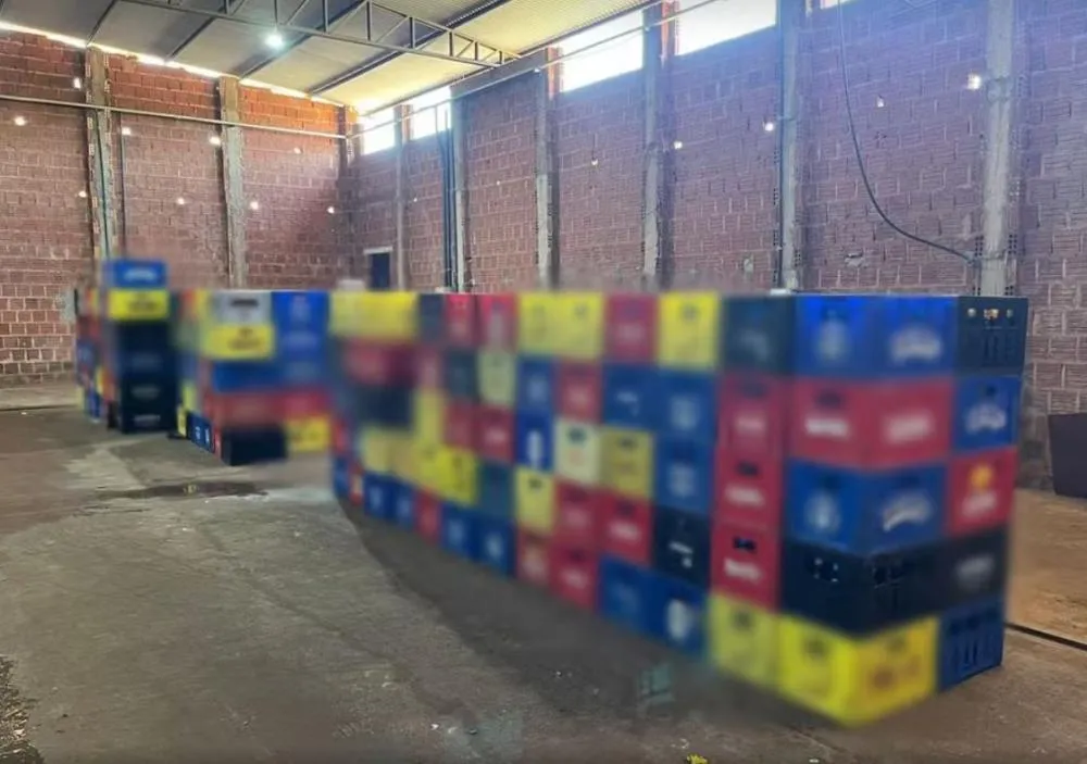 Polícia fecha fábrica clandestina de adulteração de cervejas na região