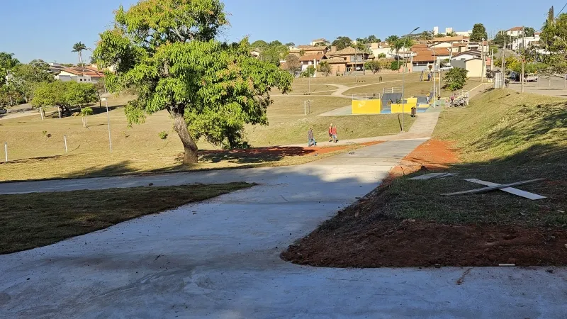 Prefeitura executa extensão e interligação de calçadão na região do Lago de Garça