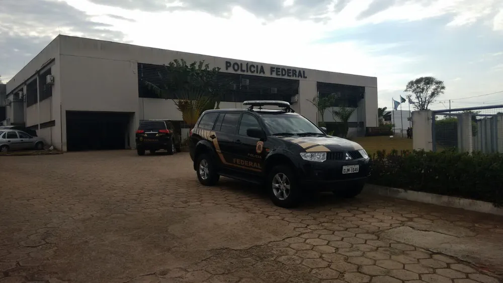PF apreende celular e HD em casa de suspeito de armazenar imagens de abuso sexual de crianças na região