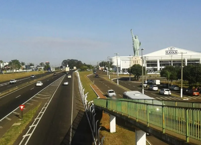 Homem evita usar passarela na SP-294 e acaba morrendo atropelado por motocicleta