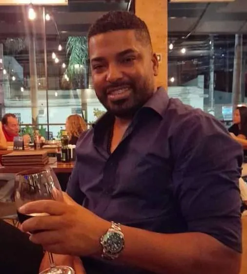 Homem morre eletrocutado lavando o quintal de casa em cidade vizinha
