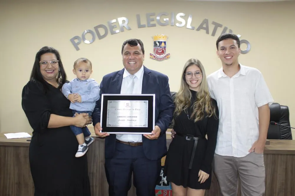 Emoção na entrega de honraria a Jovaldo Mendonça