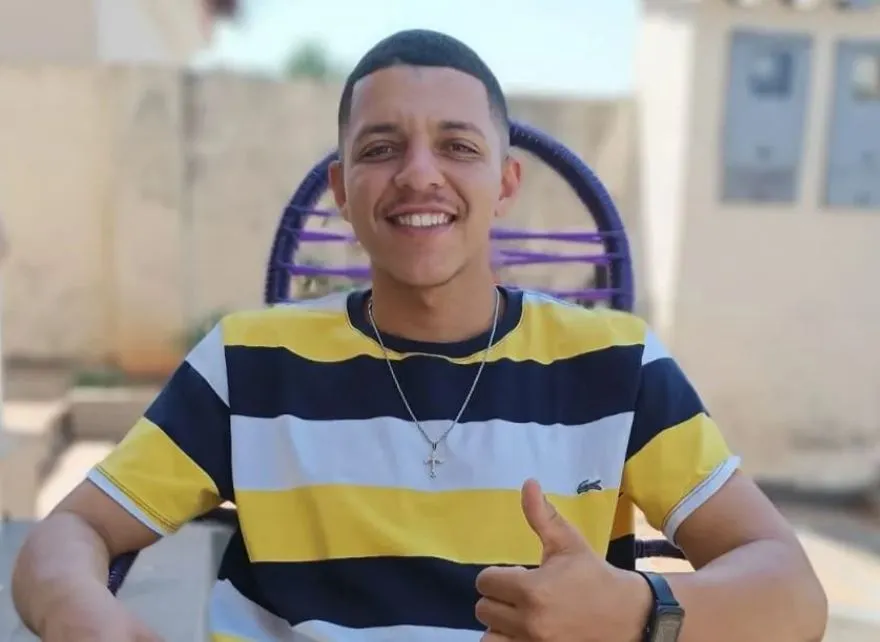 Jovem morre em acidente com caminhão de lixo na rodovia SP-294