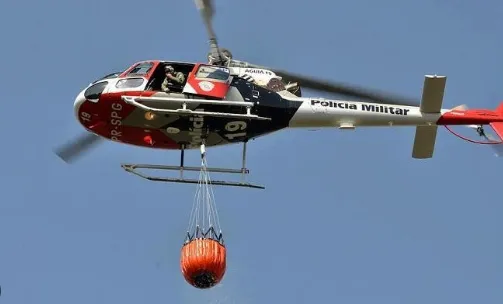 Helicóptero da Polícia Militar ajudou combater fogo que causou dano ambiental irreparável 