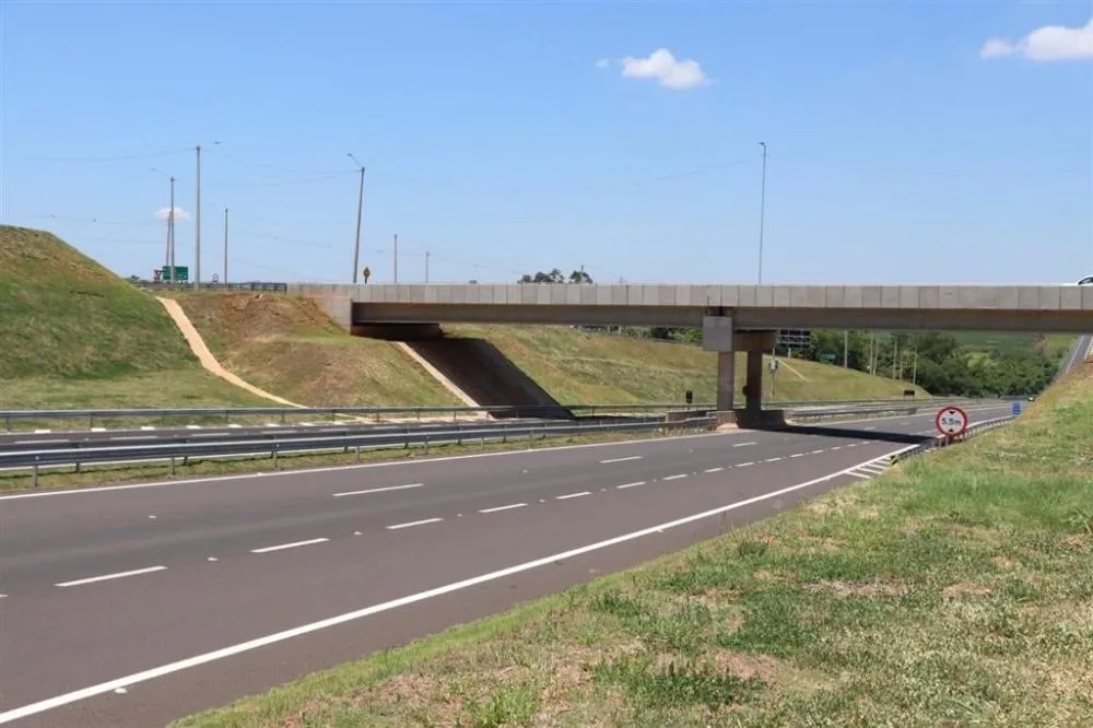 Motel na SP-333 é alvo de assalto com garrafa quebrada