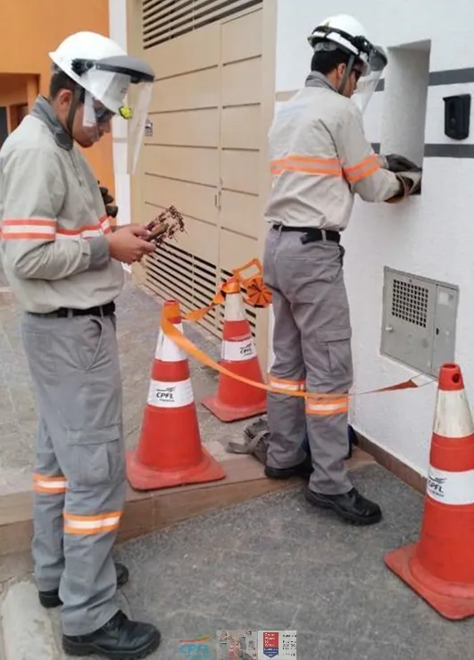 Equipes da CPFL Paulista durante operações de combate à fraudes e furtos de energia (Divulgação/CPFL) 