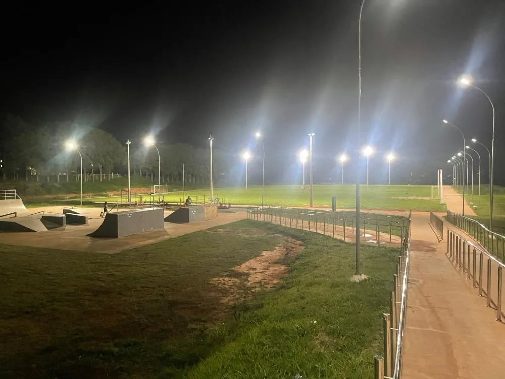Sistema de iluminação do Complexo Esportivo Valdir Tramontini é entregue oficialmente
