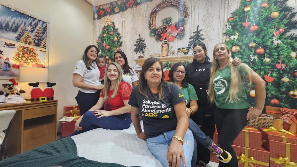 Equipe da Acig que fez a decoração da Casa do Noel 