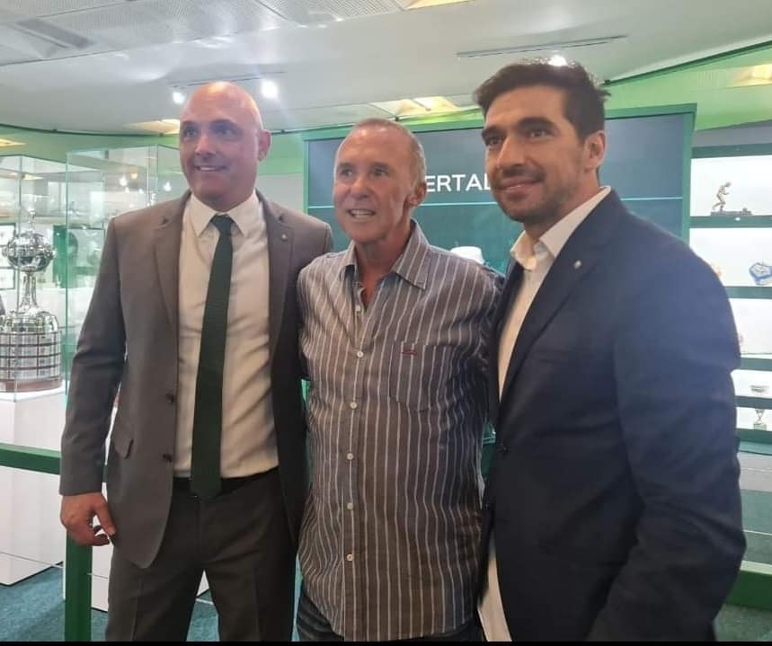  O presidente Maurício Galiotte, Jorginho e o técnico Abel Ferreira