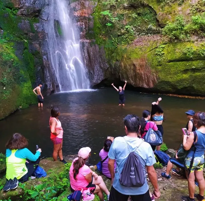 Cachoeira é uma das atrações da propriedade 