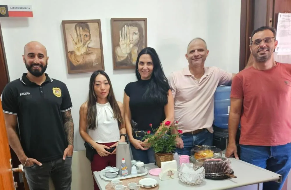 Delegada Renata Ono e equipe da Delegacia de Defesa da Mulher