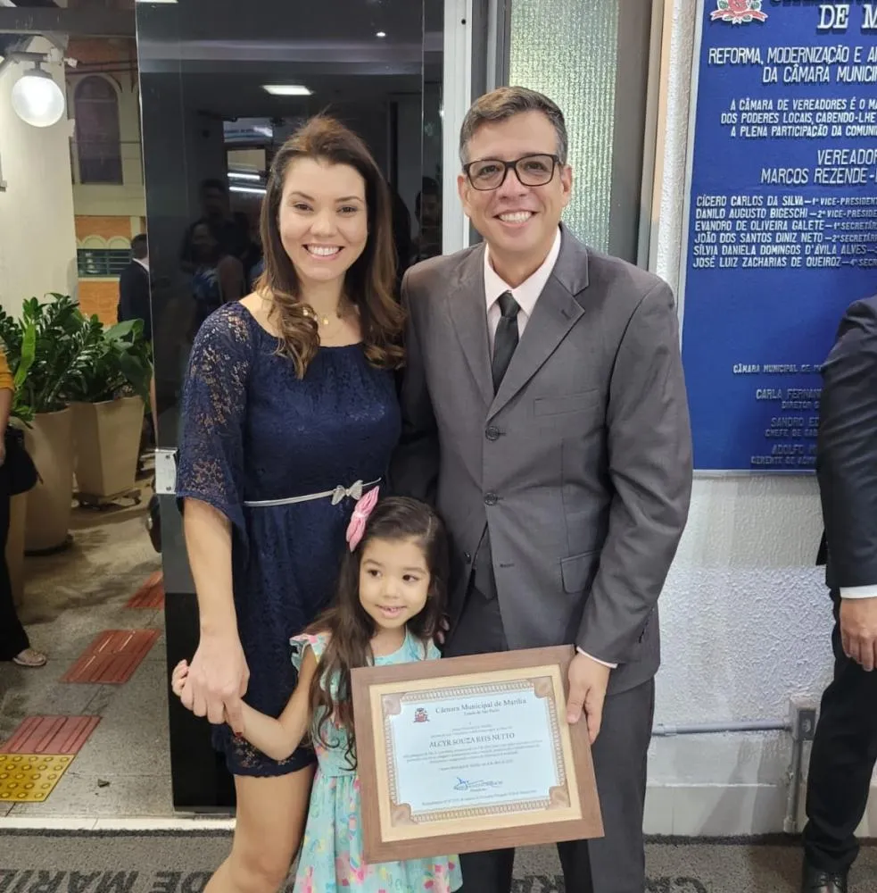 Câmara de Marília homenageia o garcense Alcyr Netto e outros profissionais no Dia do Jornalista
