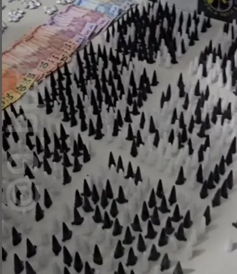 Rapaz é preso com mais de mil pinos de cocaína em cidade vizinha
