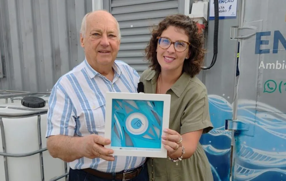 A diretora de Novos Negócios e Sustentabilidade da Engeper, Lorena Zapata, e seu pai Walter de Oliveira, fundador da empresa. 