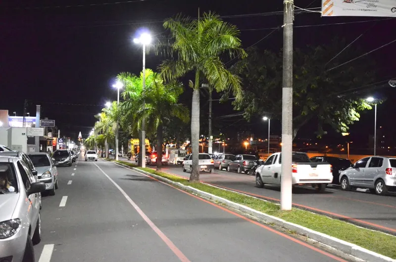 Populares salvam mulher de ser morta por ex em avenida movimentada de cidade vizinha