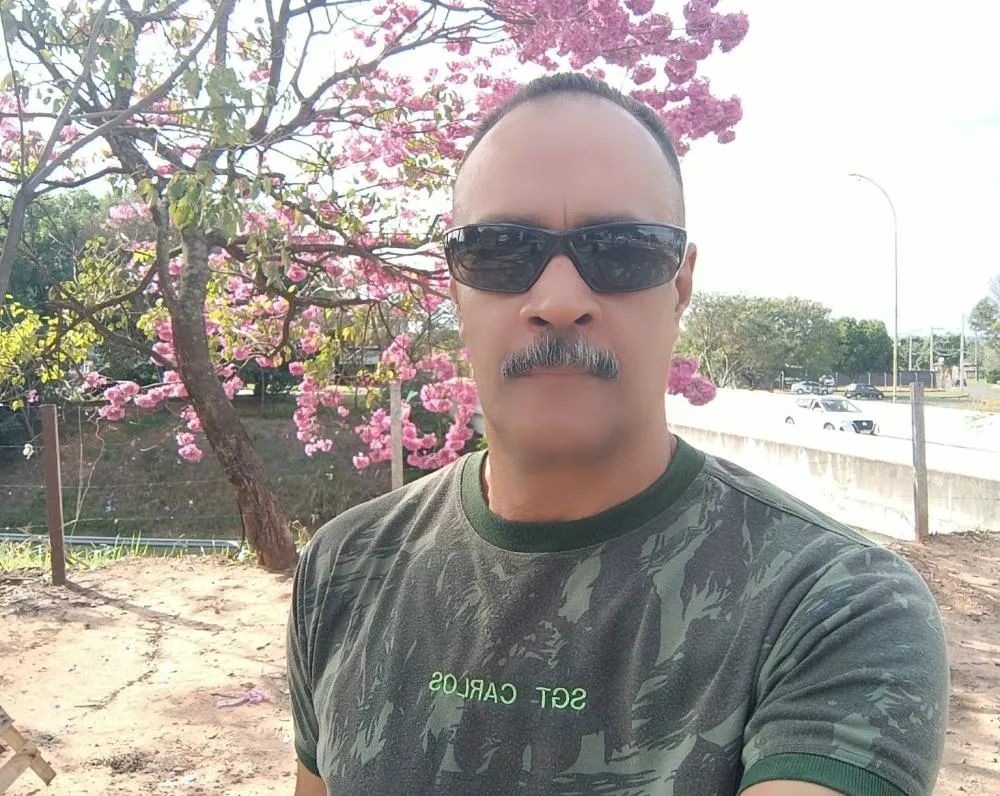 Tragédia na SP-294: Homem é atropelado por carreta e morre na frente do filho após parar no acostamento