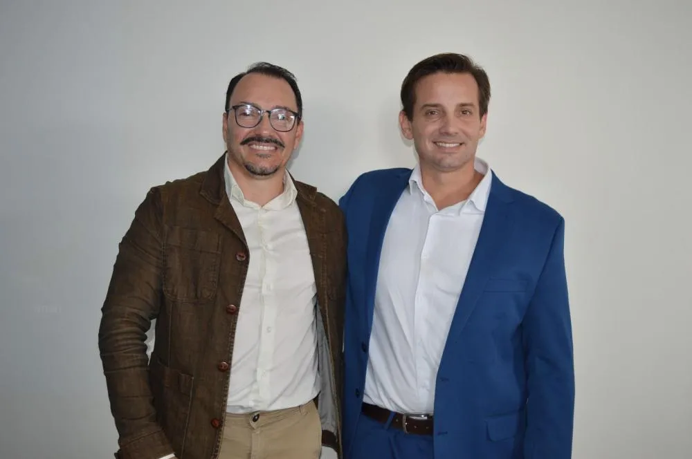 O vice-presidente do diretório municipal do MDB de Garça, Marcelo Rosado Gal vão e o presidente do diretório garcense, vereador Marcelo Miranda.