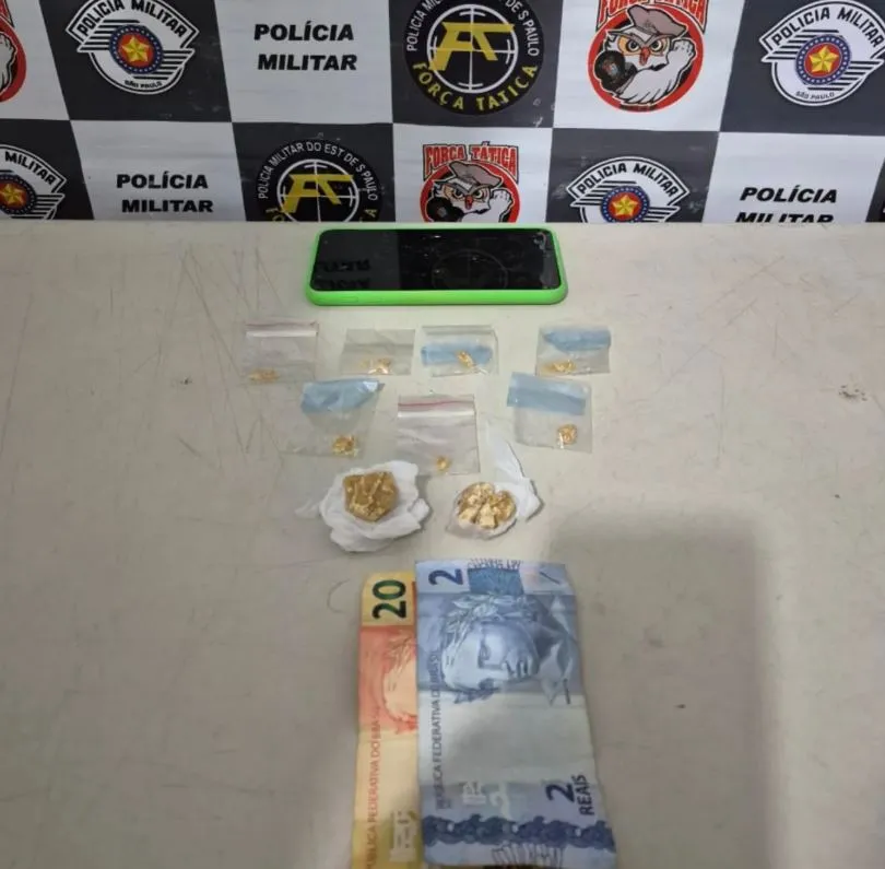 Polícia Militar prende homem com porções de crack em operação contra o tráfico no Paineiras