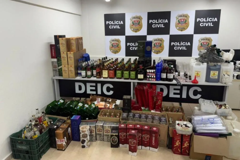 Polícia Civil fecha fábrica clandestina de bebidas