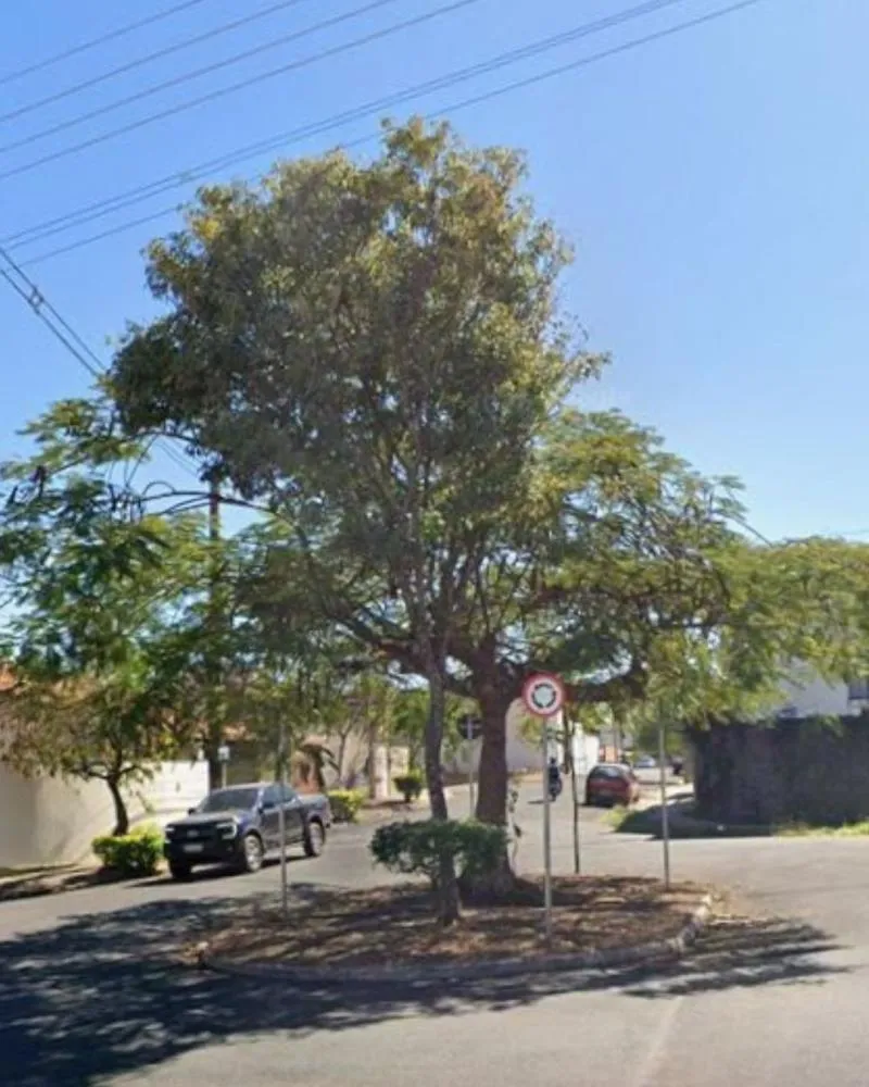 Dupla foge com TV e mochila, mas PM recupera tudo e apreende menor