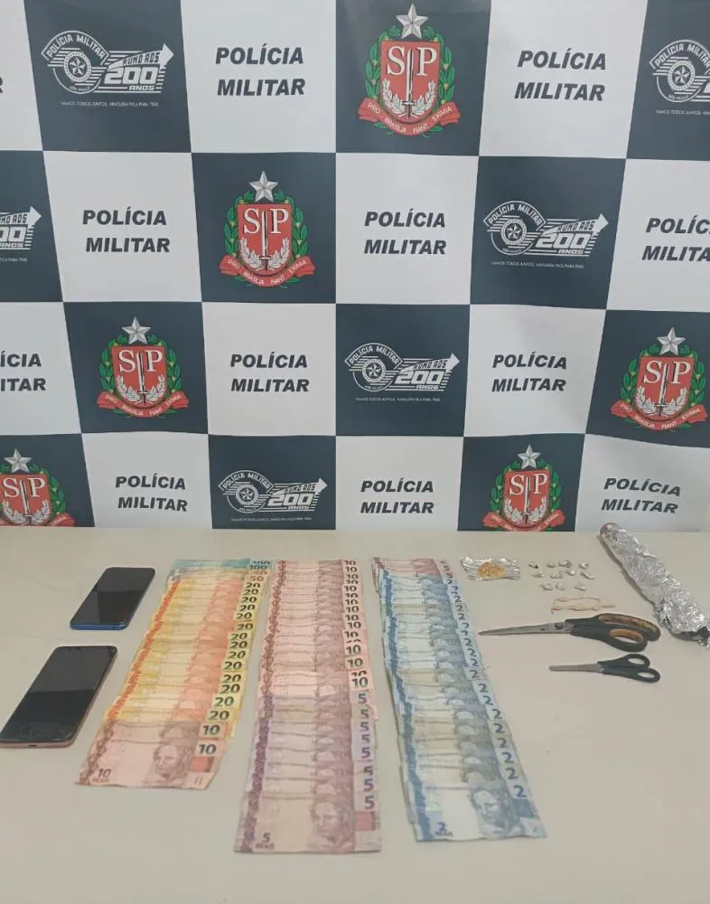 Dois homens são presos por suspeita de associação para o tráfico na Cavalcante