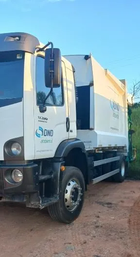 Funcionário embriagado é preso após furtar caminhão de lixo e causar acidentes