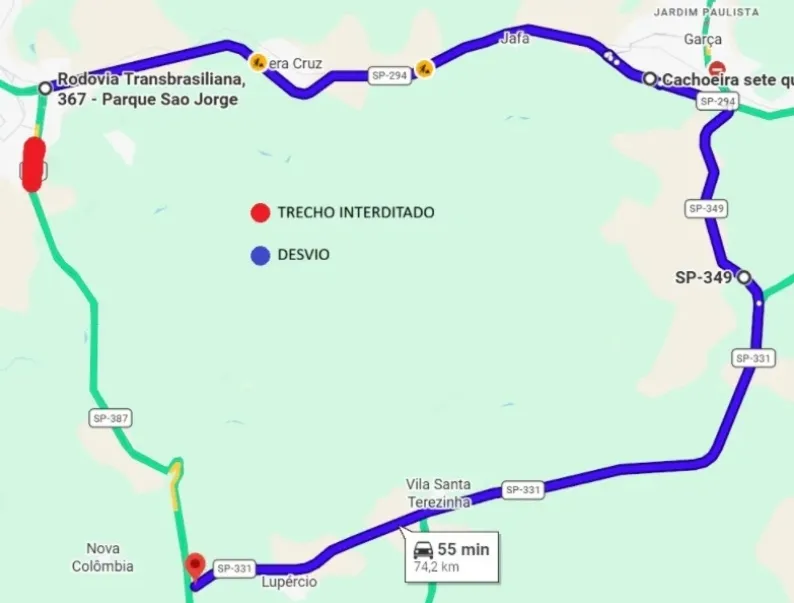 Em azul a rota que está sendo indicada aos motoristas
