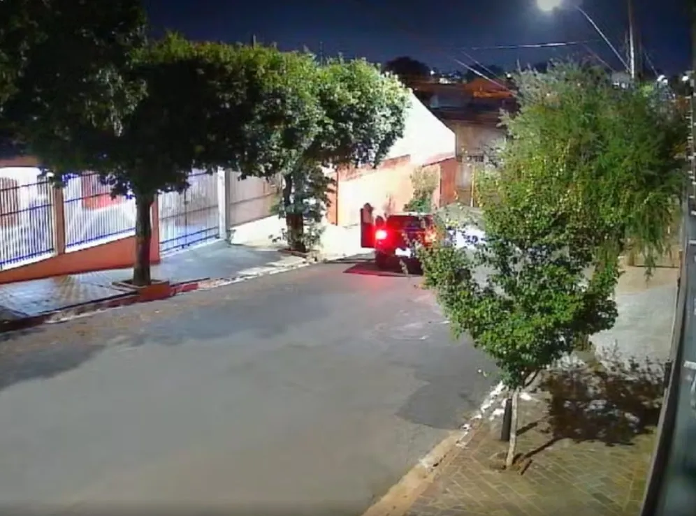 Homem é brutalmente esfaqueado, tem orelha decepada e é roubado dentro de casa em Bauru