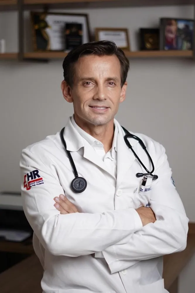 Excesso de telas preocupa e vereador Dr. Marcelo Miranda cobra ação nas escolas de Garça