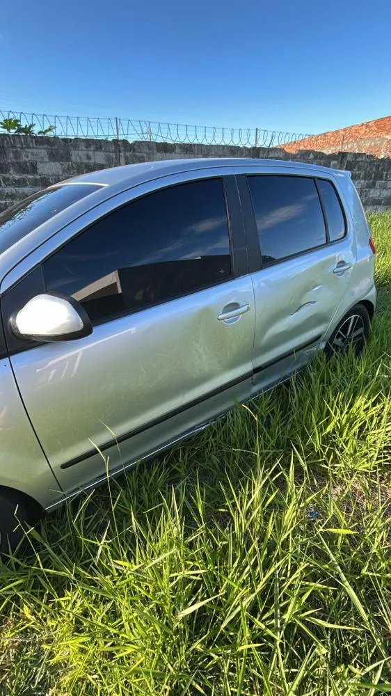 Motorista fura sinal vermelho e atinge motociclista em cruzamento da Avenida Labieno