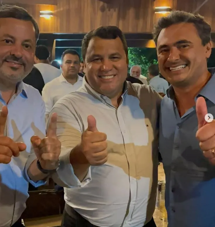 Rogerinho (vice prefeito de Marília), Jovaldo Mendonça (presidente do PP em Garça) e o deputado federal Maurício Neves (PP)