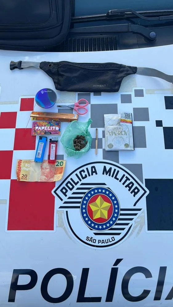 Labienópolis: atitude suspeita termina com adolescente flagrado com droga ao lado de escola