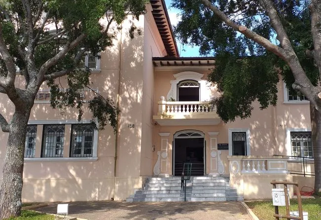 Prefeitura de Garça deve abrir concurso para educação com vagas para professores e diretor