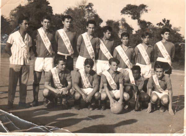 Paulistinha campeão no ano de 1965, liderado pelo meia Pelezinho.
