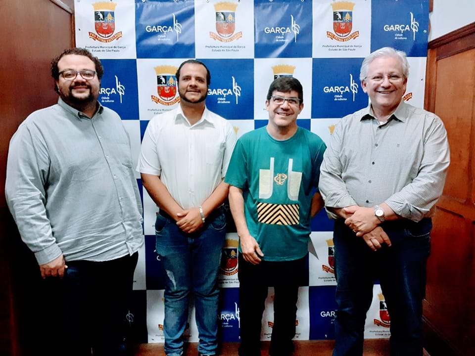 Chefe de Gabinete Cassiano, juntamente com Aridelson, Kléber e Prefeito João Carlos.
