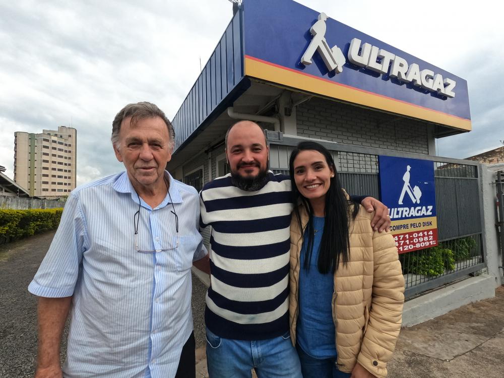 Alemão e Igor, que comandará a tradicional revenda ao lado da esposa